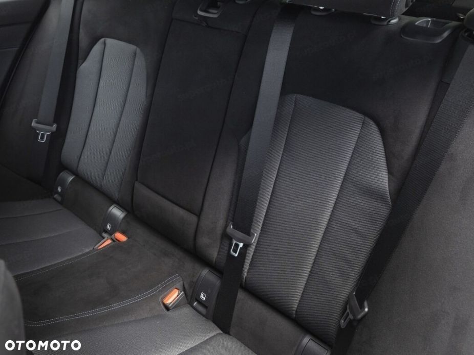 BMW Seria 3 318i M Sport - 12