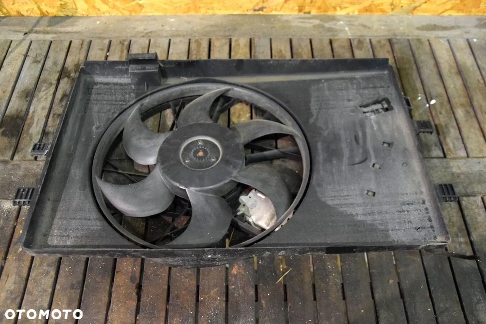 Mercedes A-Klasa B W169 W245 1.5 1.7 Wentylator chłodnicy + obudowa 1137328294 0130307011 - 1
