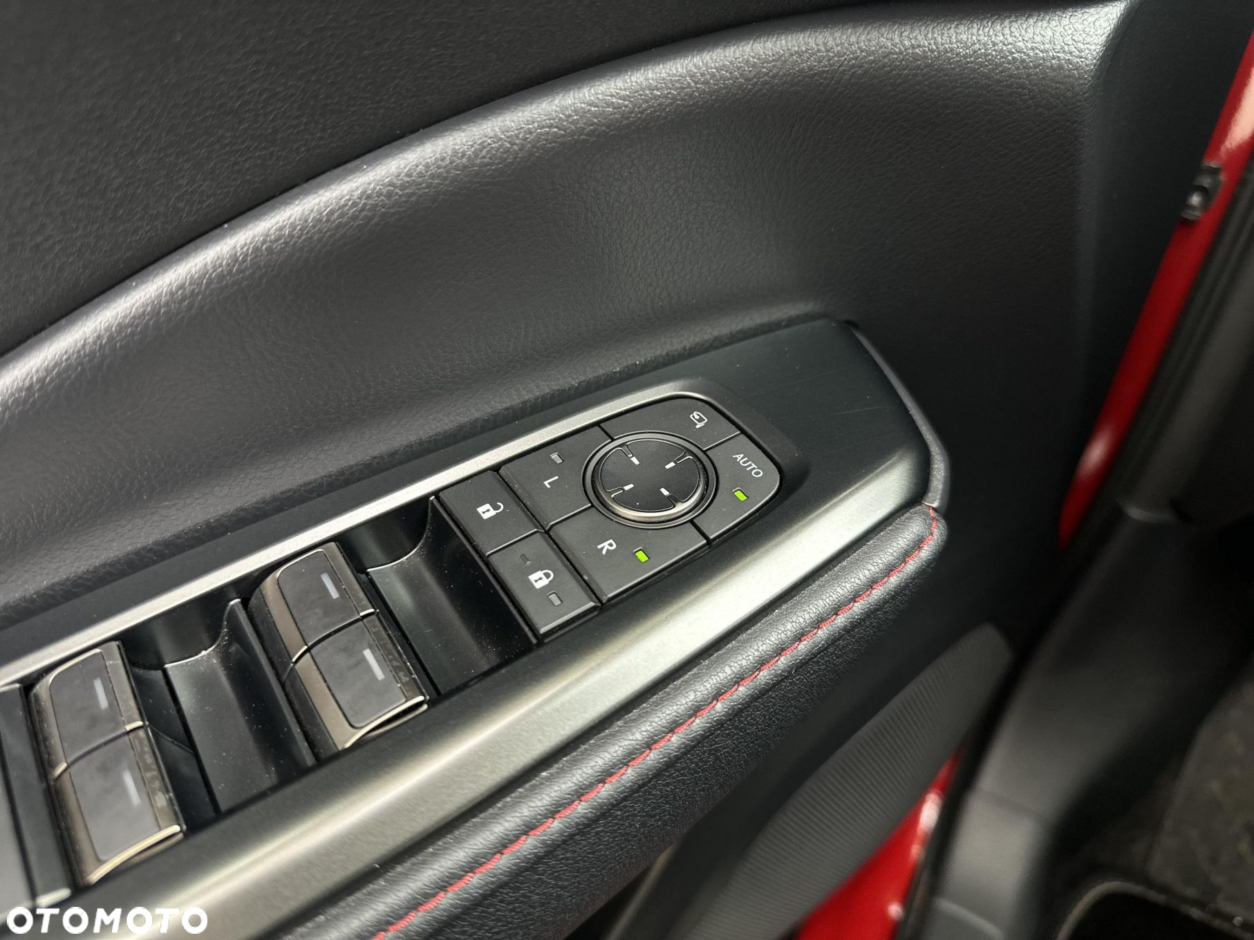 Lexus LBX 1.5 Hybrid Emotion - 9