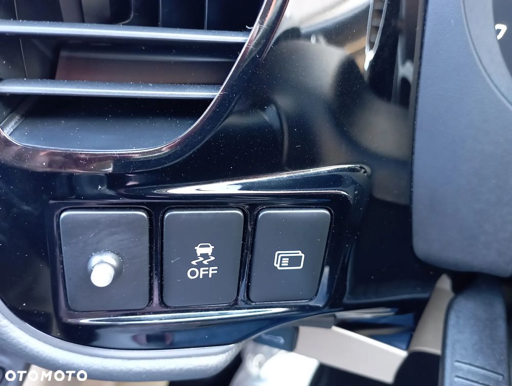 Mitsubishi Outlander 2.0 Intense + Navi 4WD CVT - 27