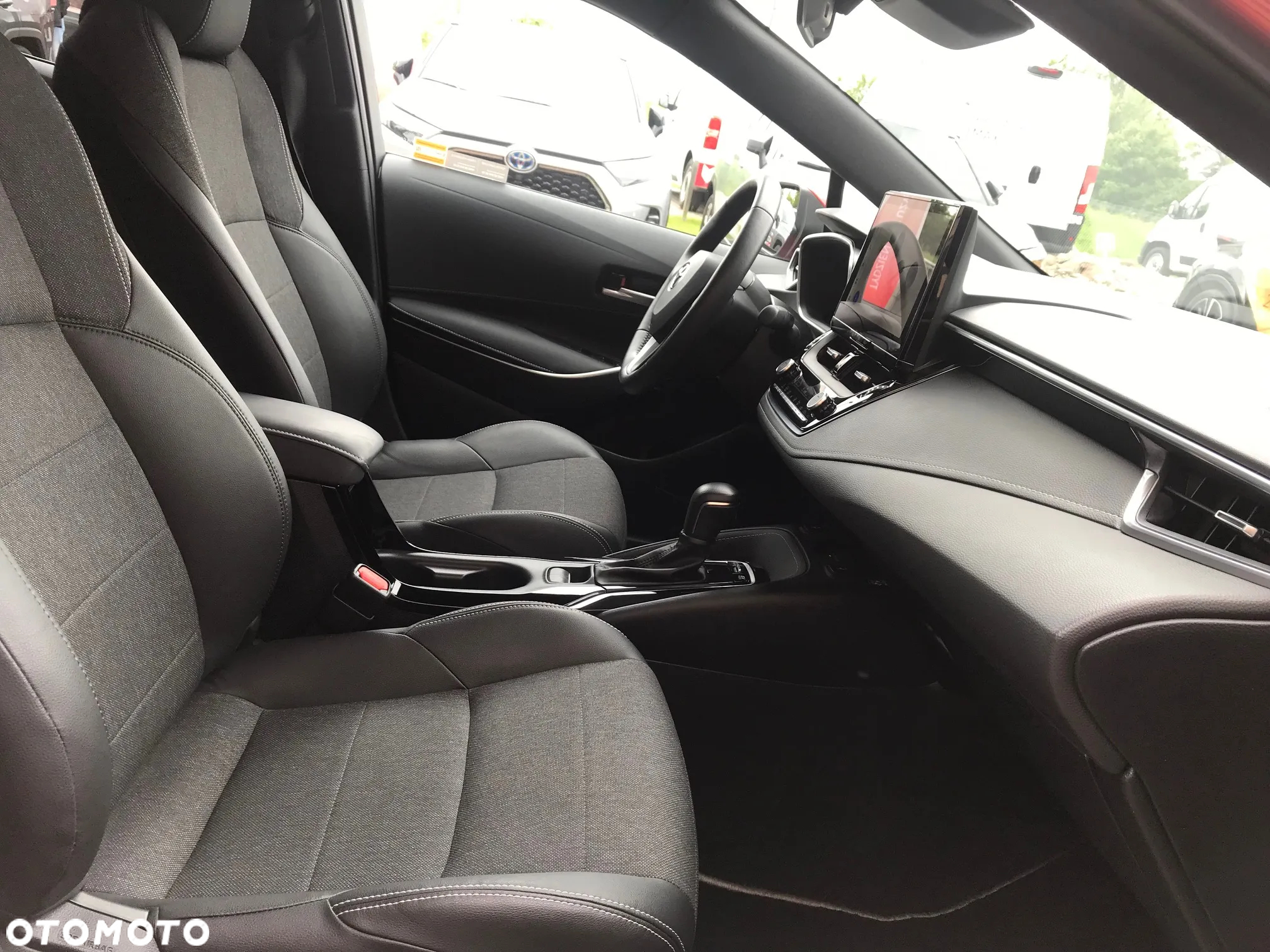 Toyota Corolla 1.8 Hybrid Style - 18