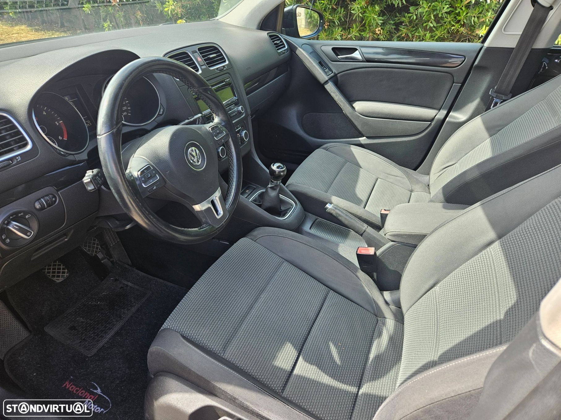 VW Golf 1.6 TDi Confortline - 12