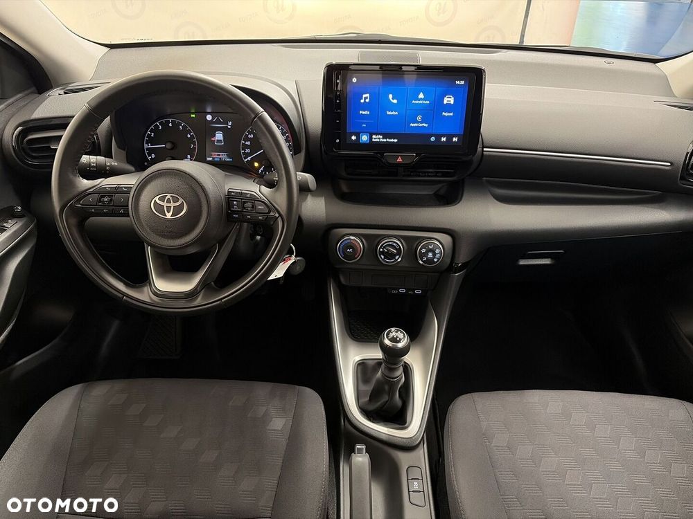 Toyota Yaris 2024 photo 3