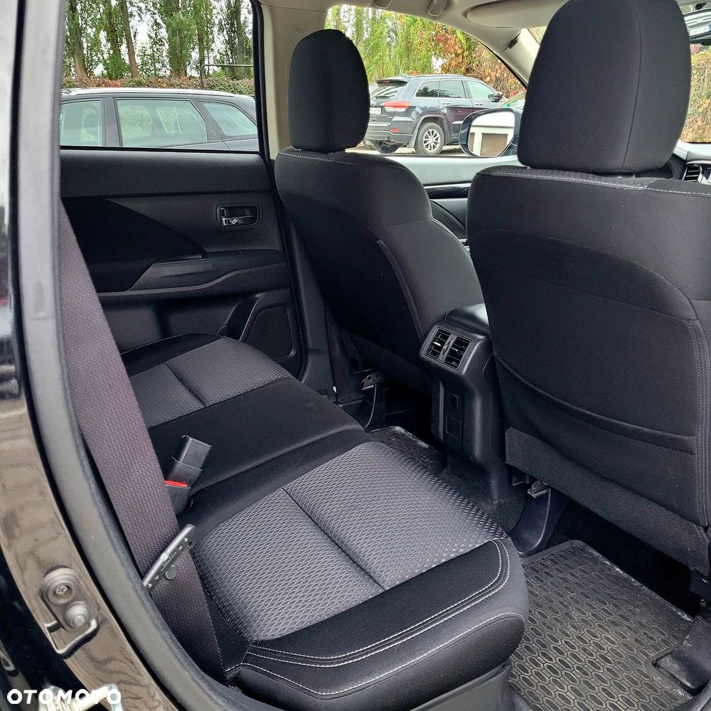Mitsubishi Outlander - 14