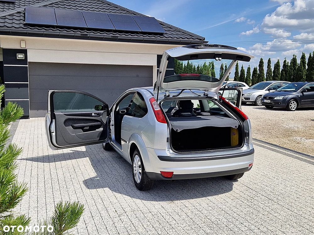 Ford Focus 1.6 16V Ambiente - 8