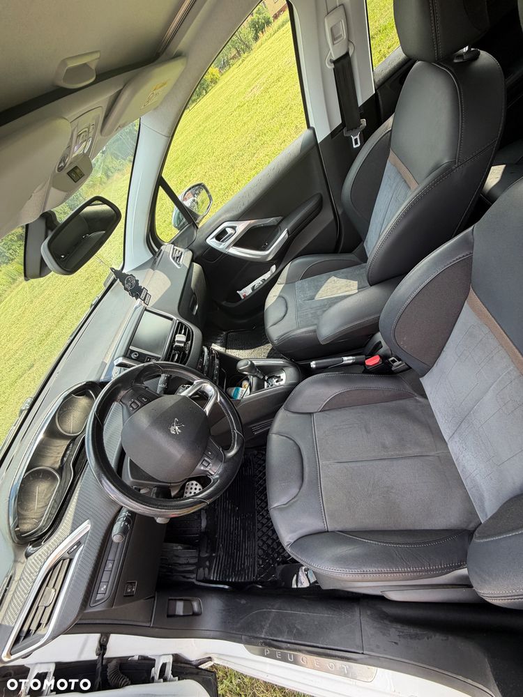 Peugeot 208 1.2 PureTech Allure S&S EAT6 - 10