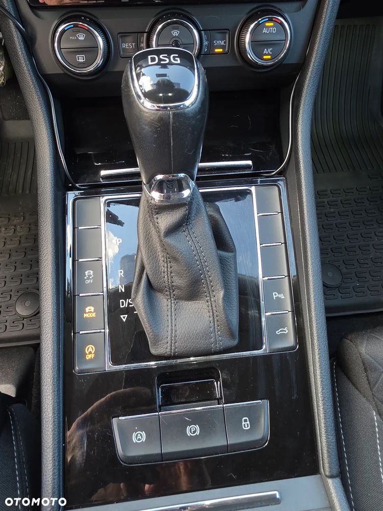 Skoda Superb 2.0 TDI Style DSG - 21