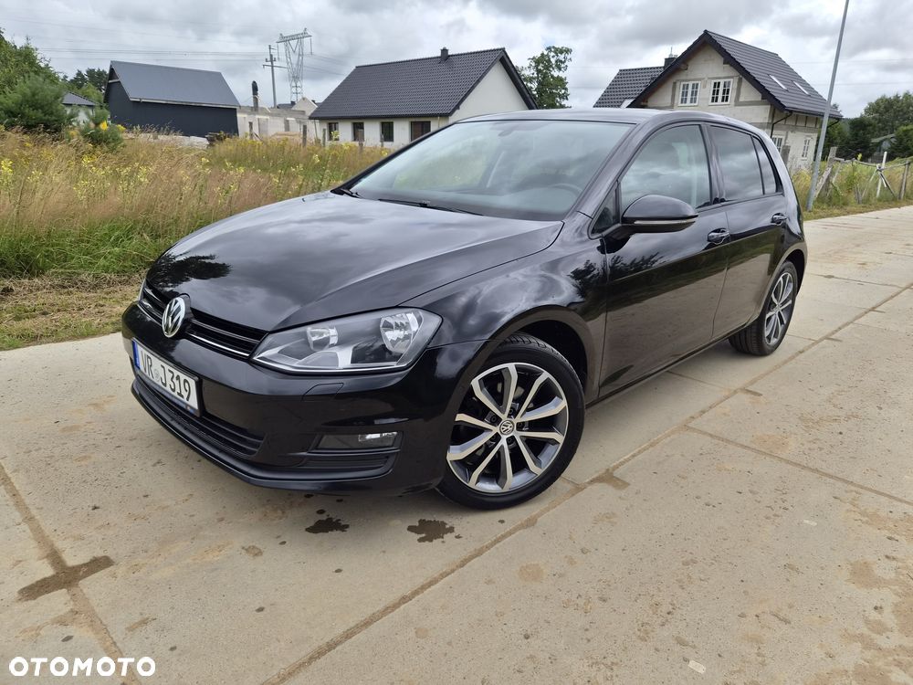 Volkswagen Golf - 1