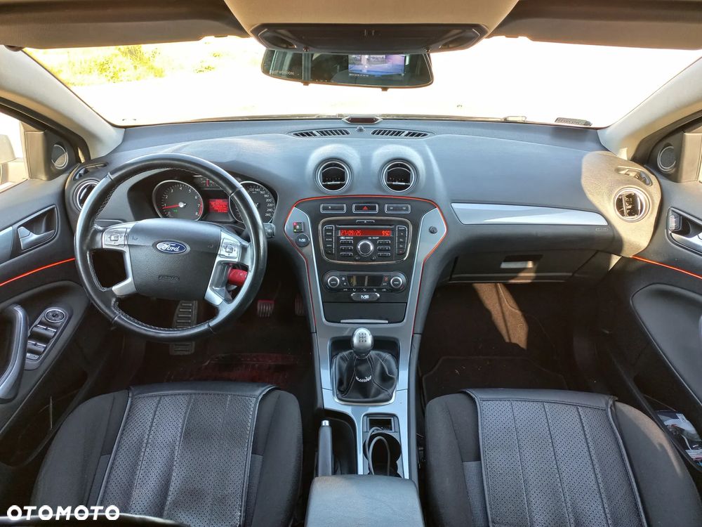 Ford Mondeo 1.6 Ambiente - 3
