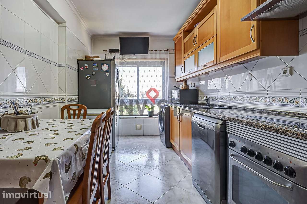 Apartamento T2 com parqueamento e arrecadação - Grande imagem: 2/24