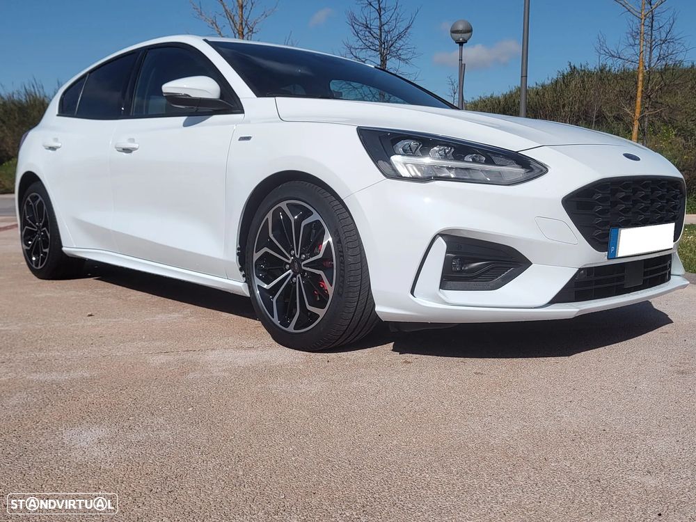 Ford Focus 1.0 EcoBoost S&S ST-LINE X - 4