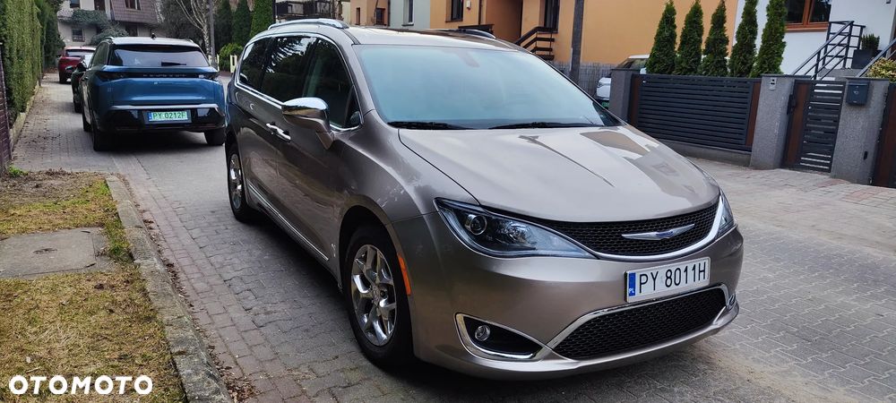 Chrysler Pacifica - 18