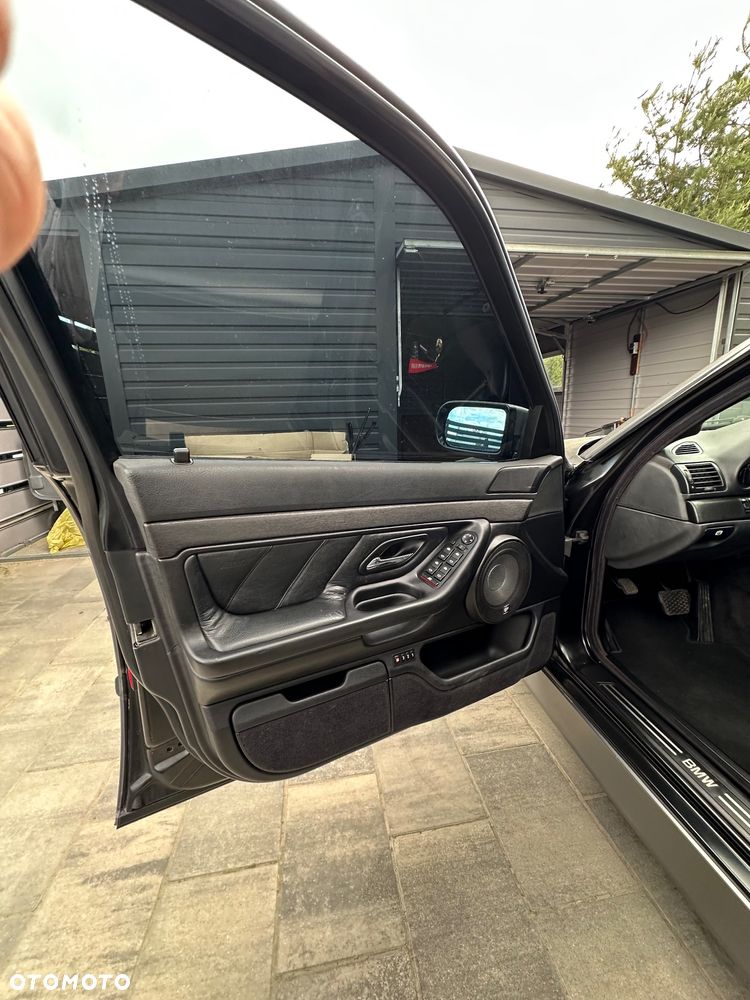 BMW Seria 7 - 36