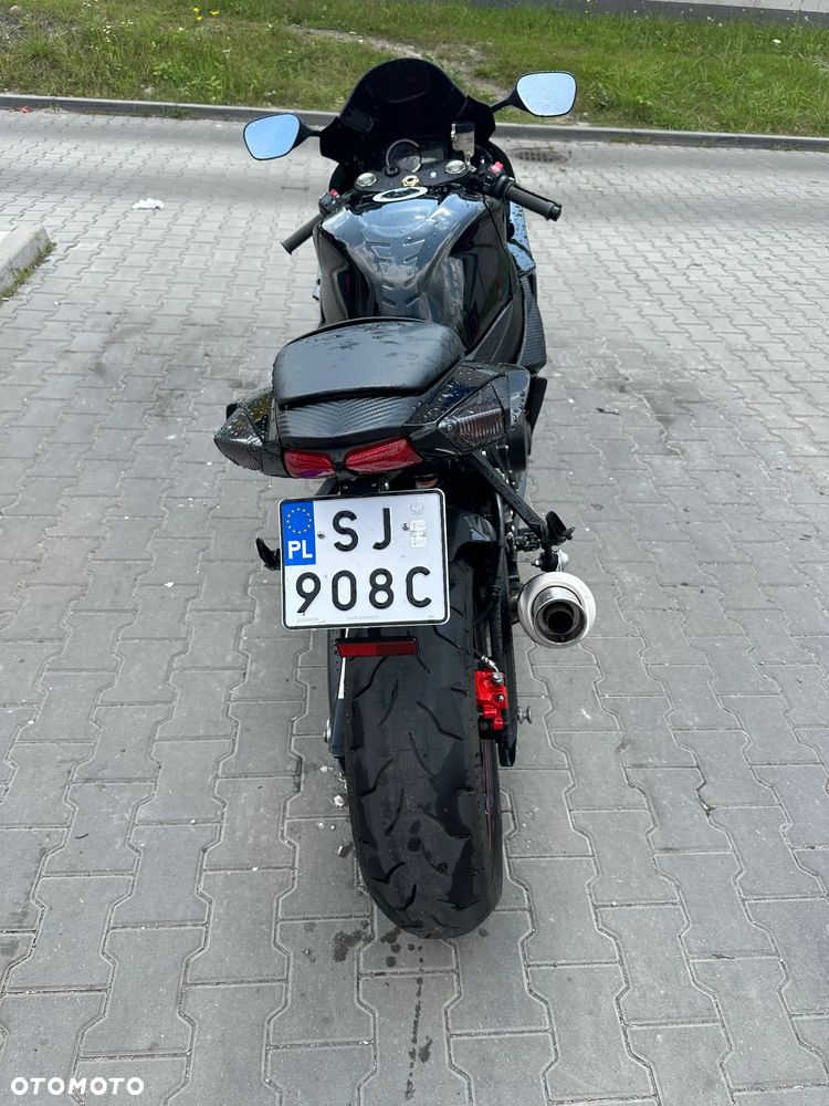 Suzuki GSX-R - 4
