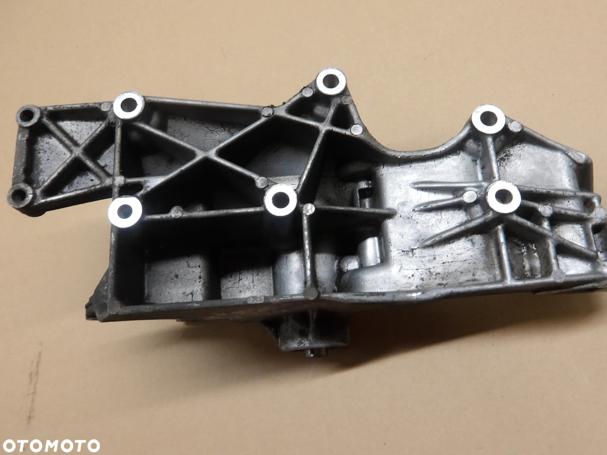 AUDI A4 B5 94-97 SEDAN 1.6B ŁAPA ALTERNATORA 06B903143F - 3
