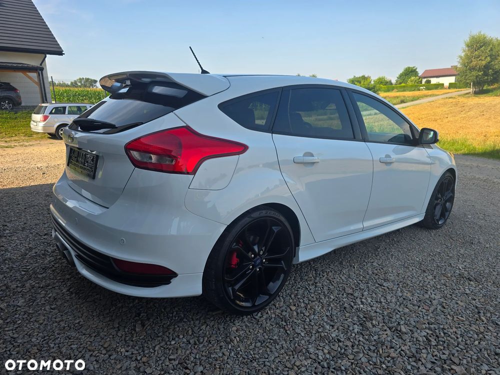 Ford Focus 2.0 EcoBoost ST mit Leder-Sport-Paket - 7