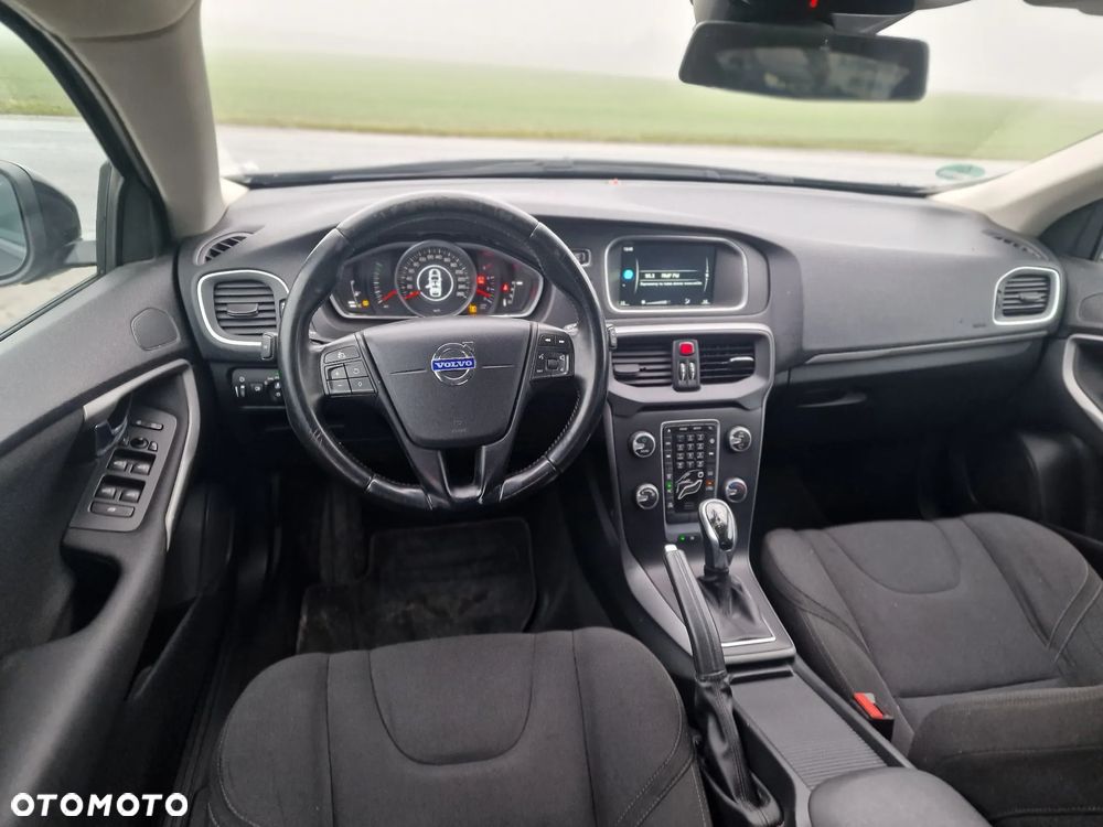 Volvo V40 D3 Geartronic Momentum - 23