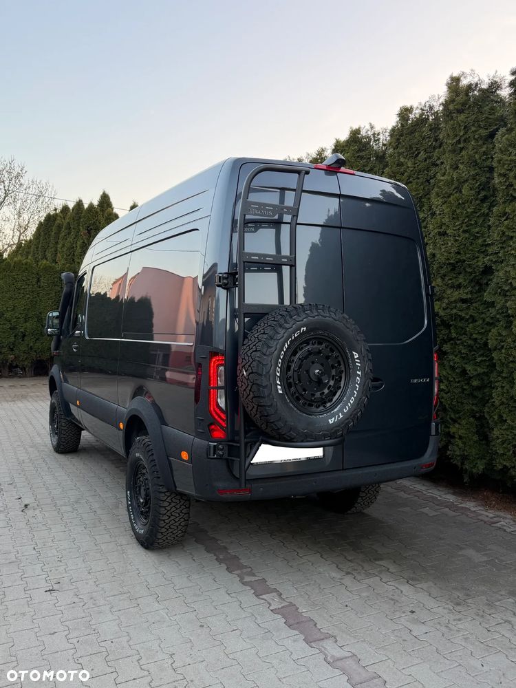 Mercedes-Benz Sprinter - 12