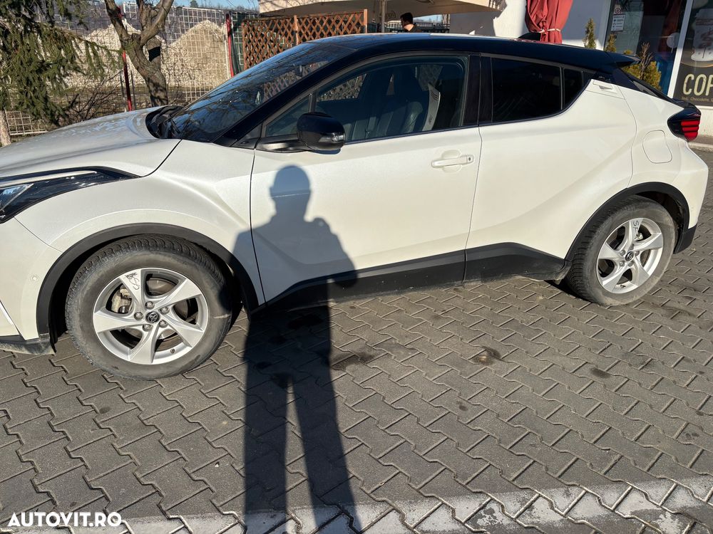 Toyota C-HR 2.0 HSD 184 CP 4x2 CVT Classy Bi-Tone - 9
