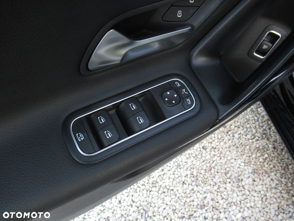 Mercedes-Benz Klasa A 200 Style 7G-DCT - 38