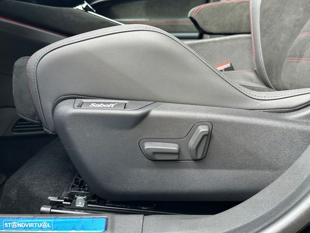 Alfa Romeo Junior 1.2 Q4 eDCT6 - 6