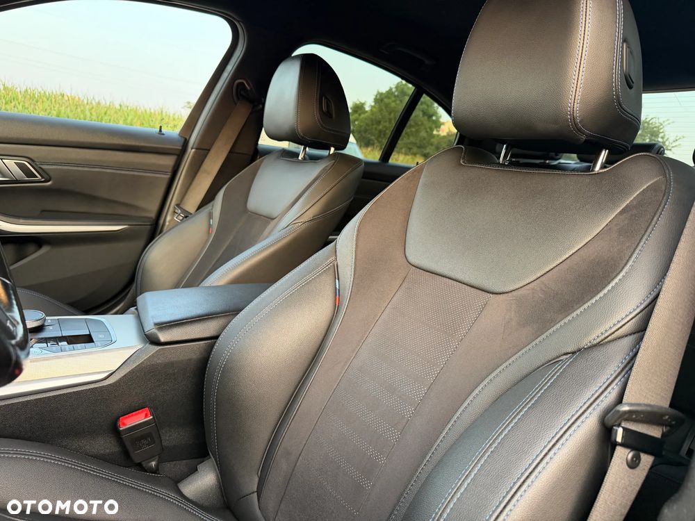BMW Seria 3 320d xDrive mHEV M Sport - 14