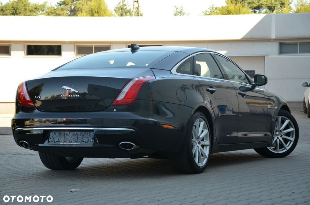 Jaguar XJ - 13