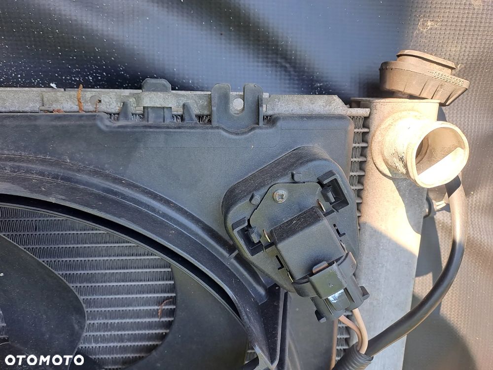 Renault Clio III 1.2 chłodnice wentylator 8200688375 8200688390 - 5