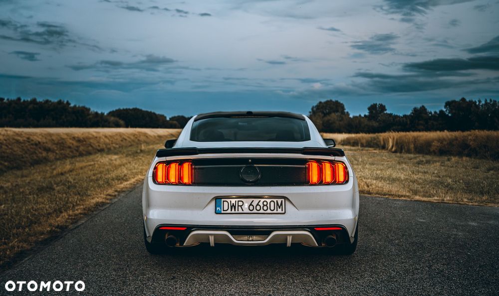 Ford Mustang - 4