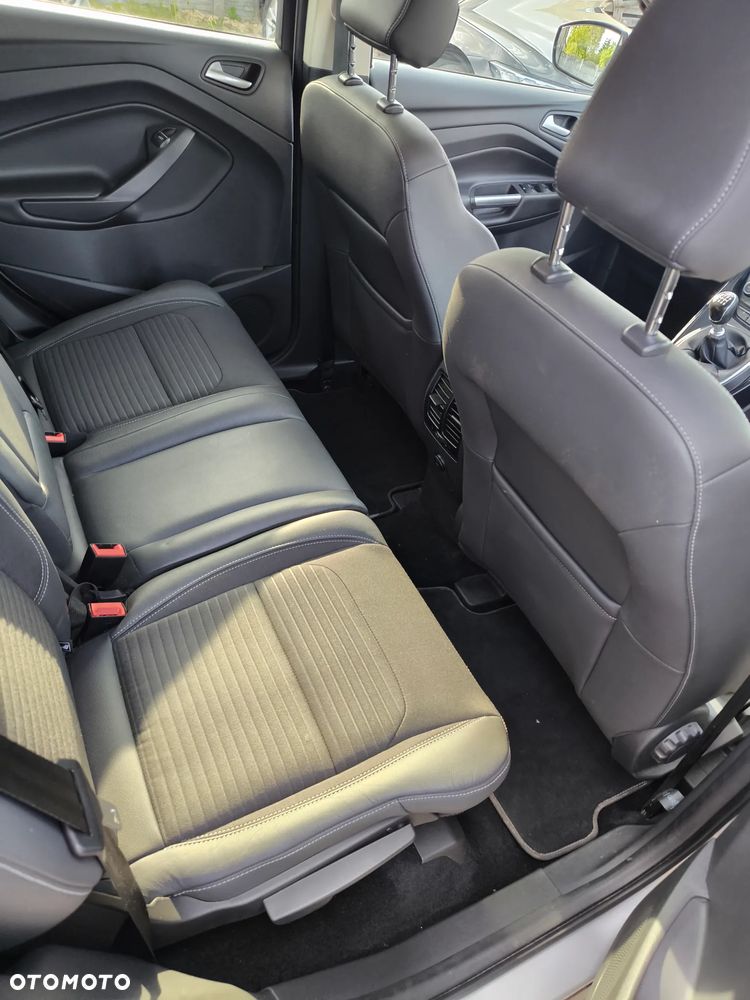 Ford Kuga - 13