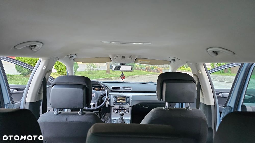 Volkswagen Passat 2.0 TDI Comfortline - 9