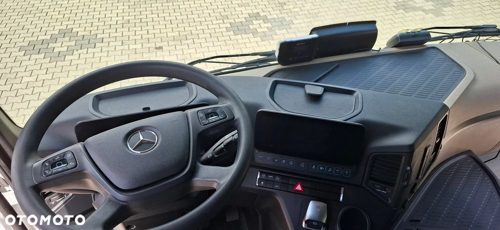 Mercedes-Benz Actros - 15