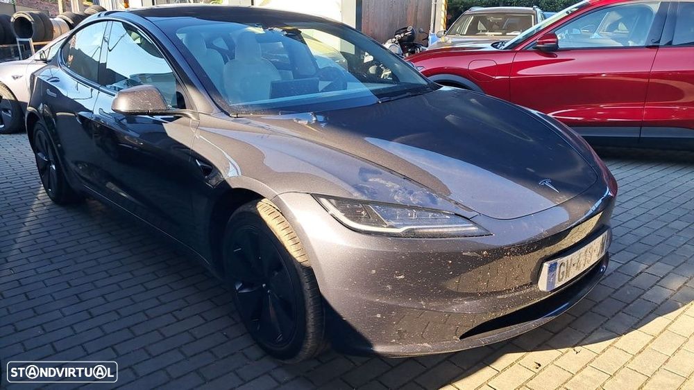 Tesla Model 3 - 3