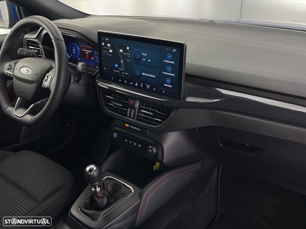 Ford Focus 1.0 EcoBoost MHEV ST-Line X - 24