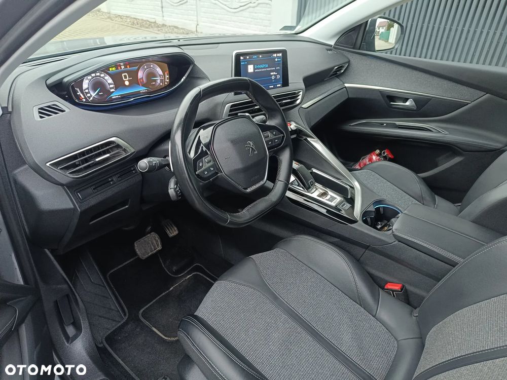 Peugeot 3008 1.5 BlueHDi Allure S&S EAT8 - 17