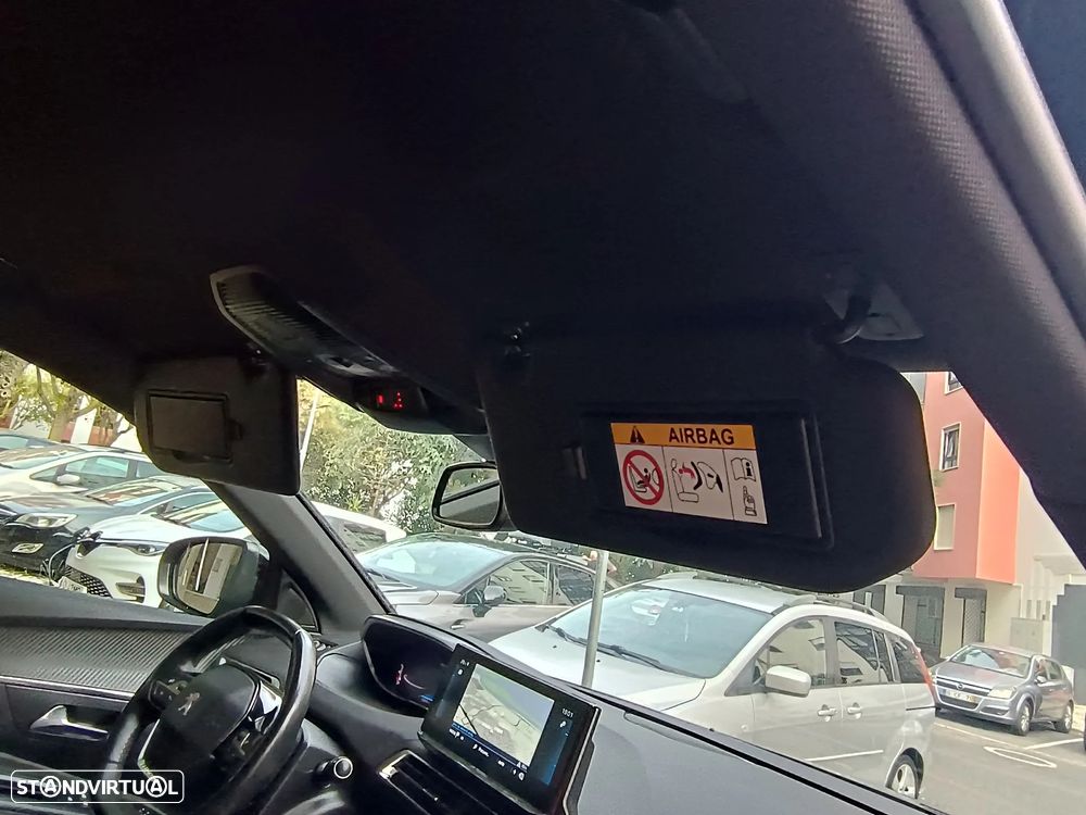 Peugeot 3008 PureTech 130 Stop & Start GPF Allure - 25