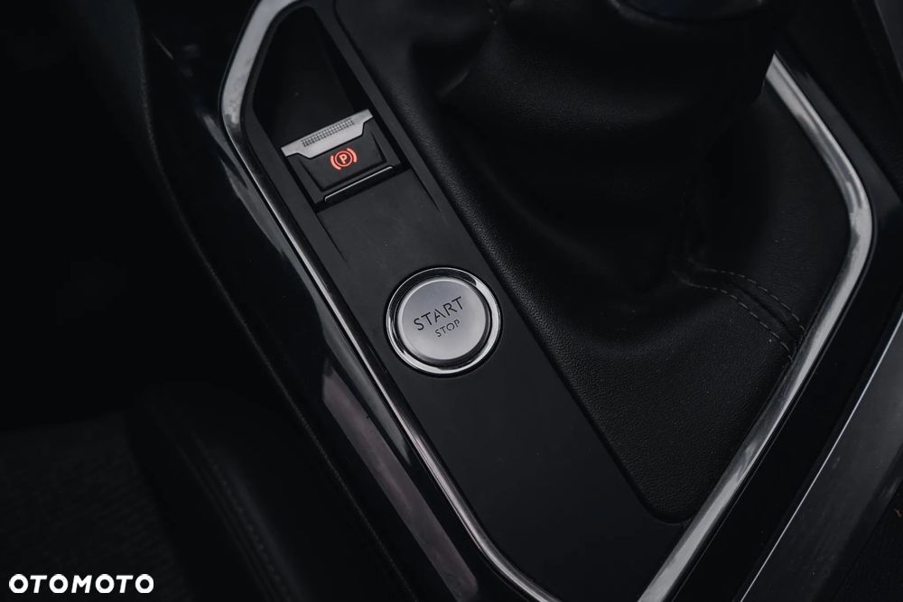Peugeot 3008 PureTech 130 Stop & Start GPF Allure - 27