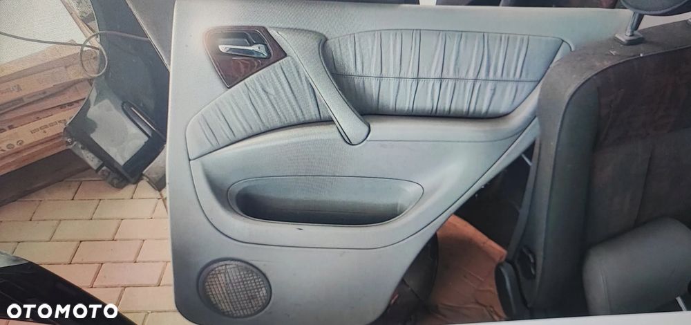 MERCEDES W163 ML UCHWYT RĄCZKA DRZWI PRAWY PRZÓD SZARA