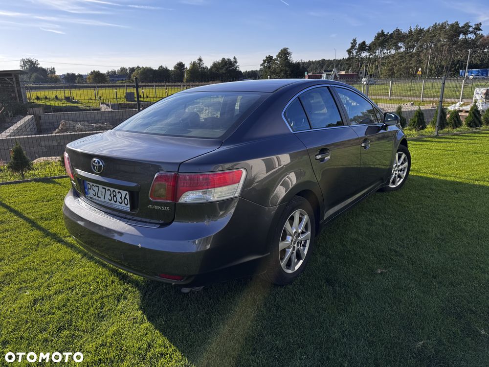 Toyota Avensis - 20