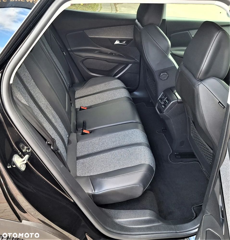 Peugeot 3008 BlueHDi 130 Stop & Start EAT8 Allure Pack - 23