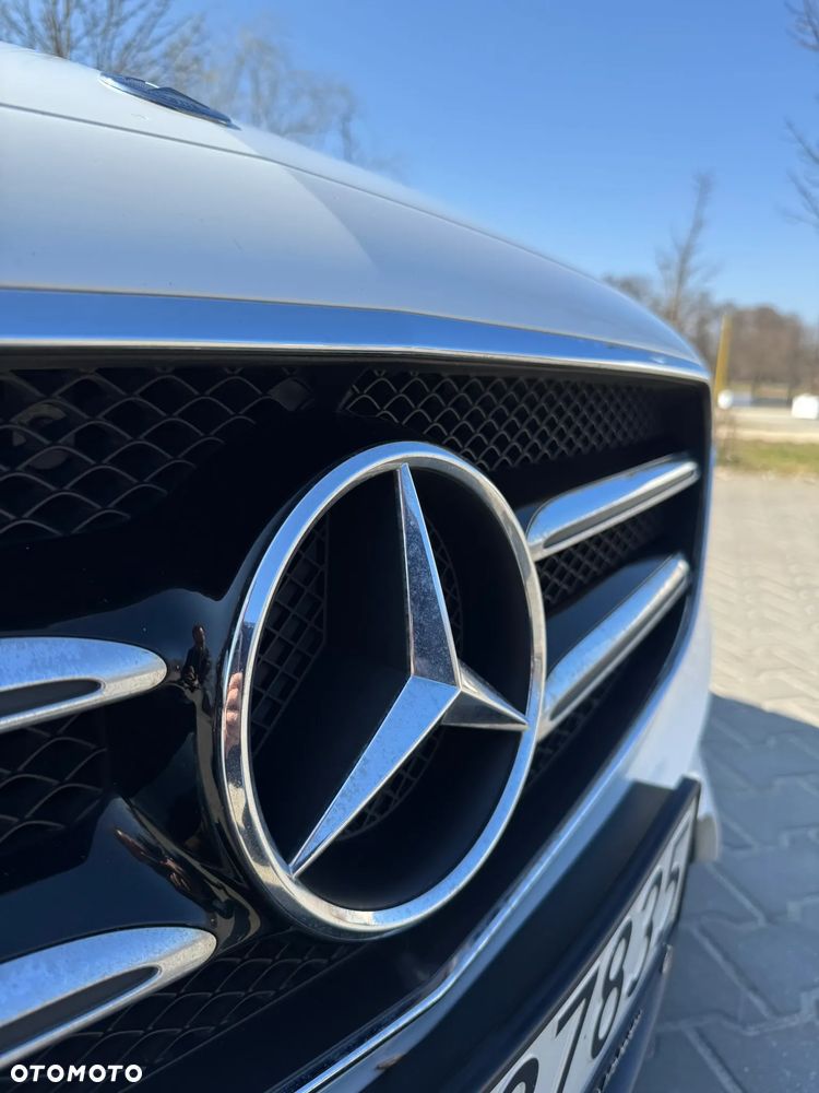 Mercedes-Benz Klasa E 220 d 4-Matic 9G-TRONIC - 8