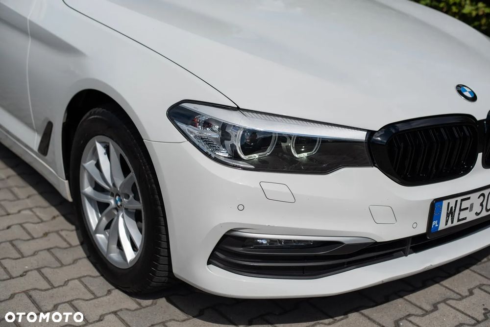 BMW Seria 5 520d xDrive - 9