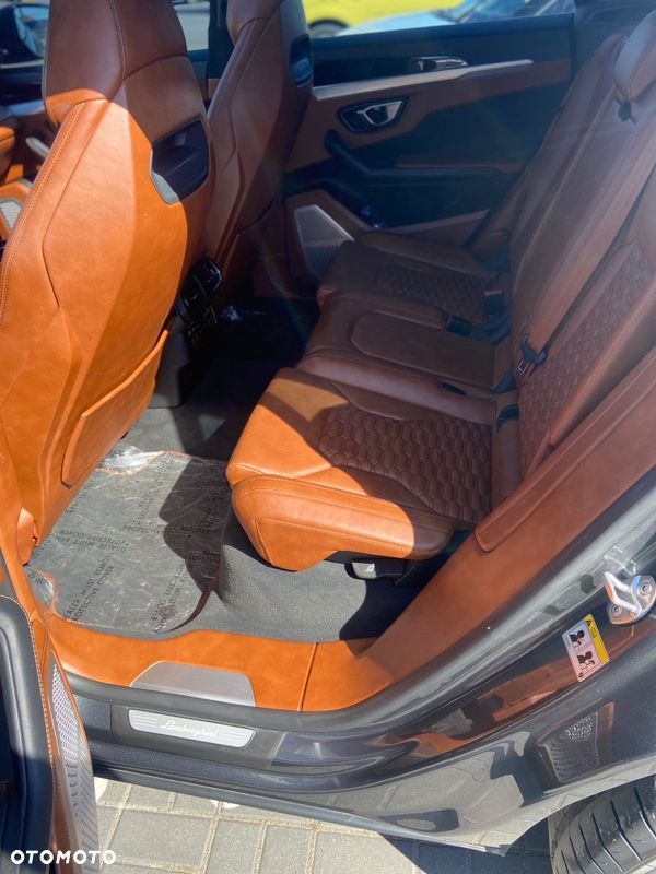 Lamborghini Urus Standard - 22