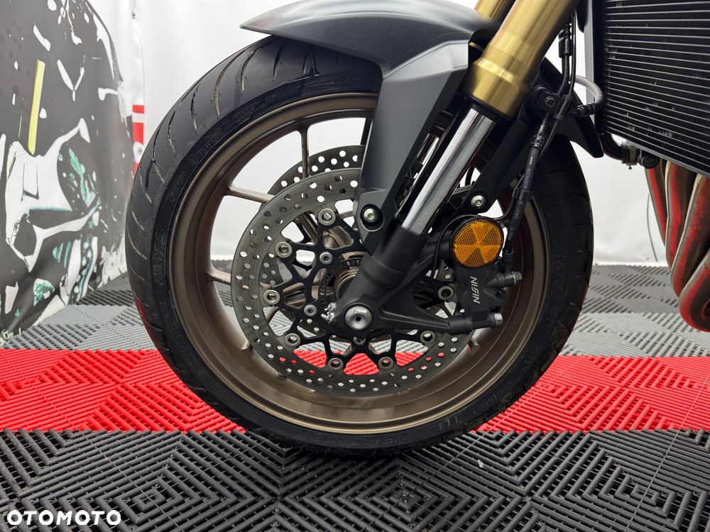 Honda CB - 8
