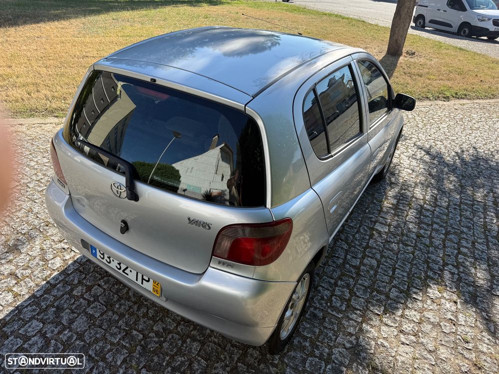 Toyota Yaris 1.0 Sol - 4