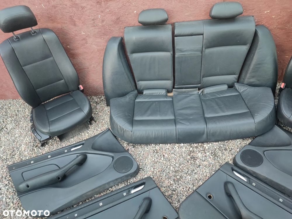 BMW E46 SEDAN ORYGINALNY KOMPLET FOTELI SKÓRZANYCH + KANAPA TYŁ SKŁADANA + BOCZKI EUROPA POD PODUSZKI AIR-BAG O NR. 52 20 8 214 940 / 52 20 8 214 970 / 52 10 8 214 910 OEM  W DOBRYM STANIE - 2