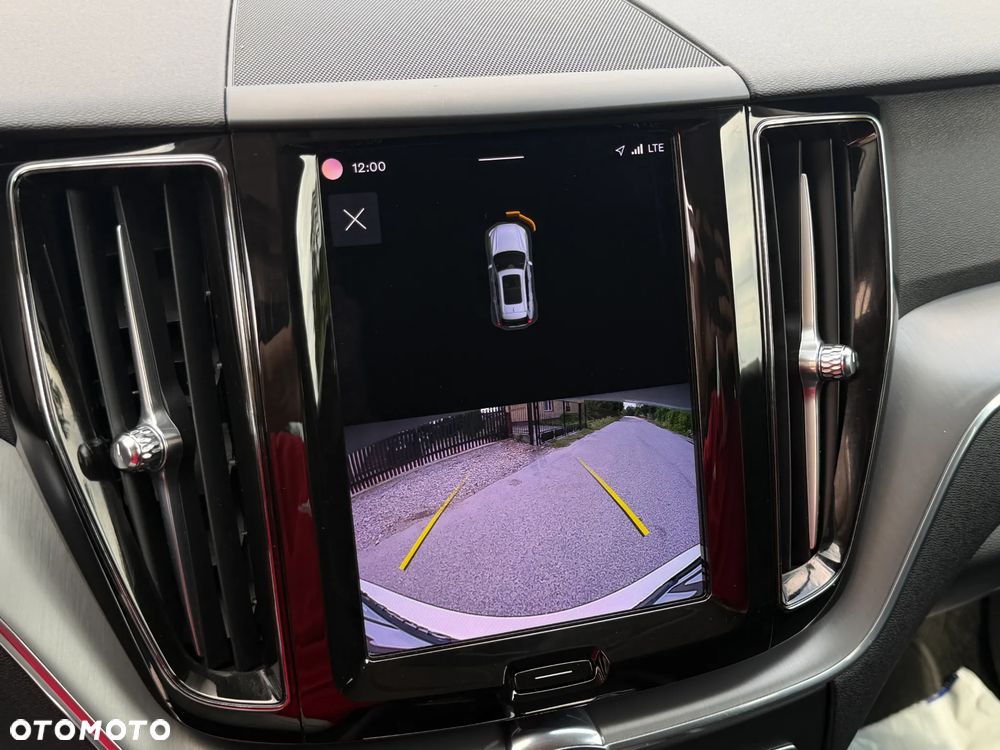 Volvo XC 60 B4 B Momentum Pro - 16
