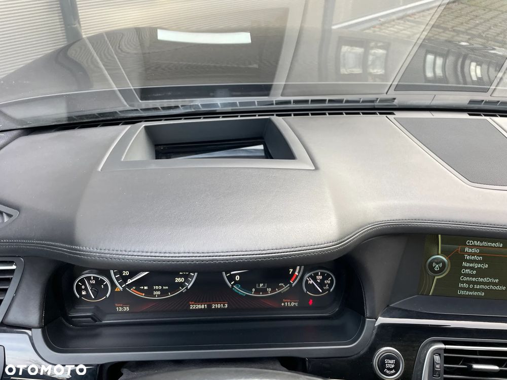 BMW Seria 7 750Li - 12