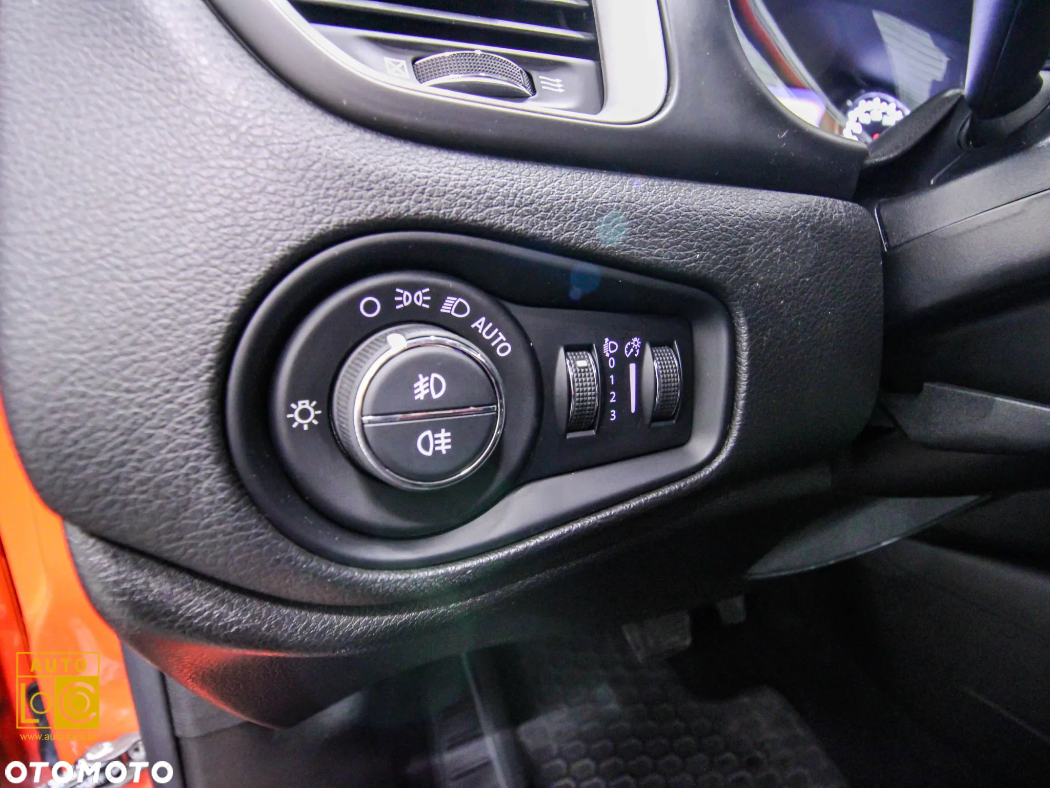 Jeep Renegade 1.4 MultiAir Limited 4WD S&S - 29