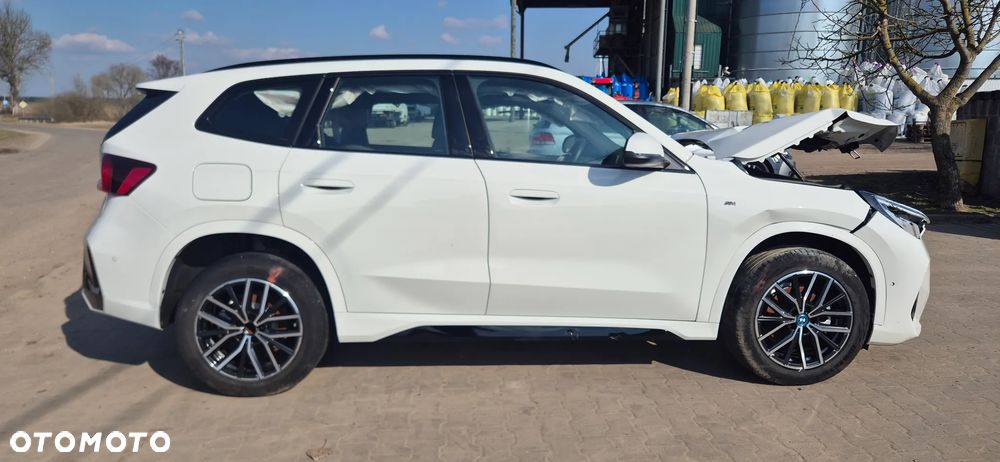 BMW iX1 eDrive20 66.5kWh M Sport Edition - 4